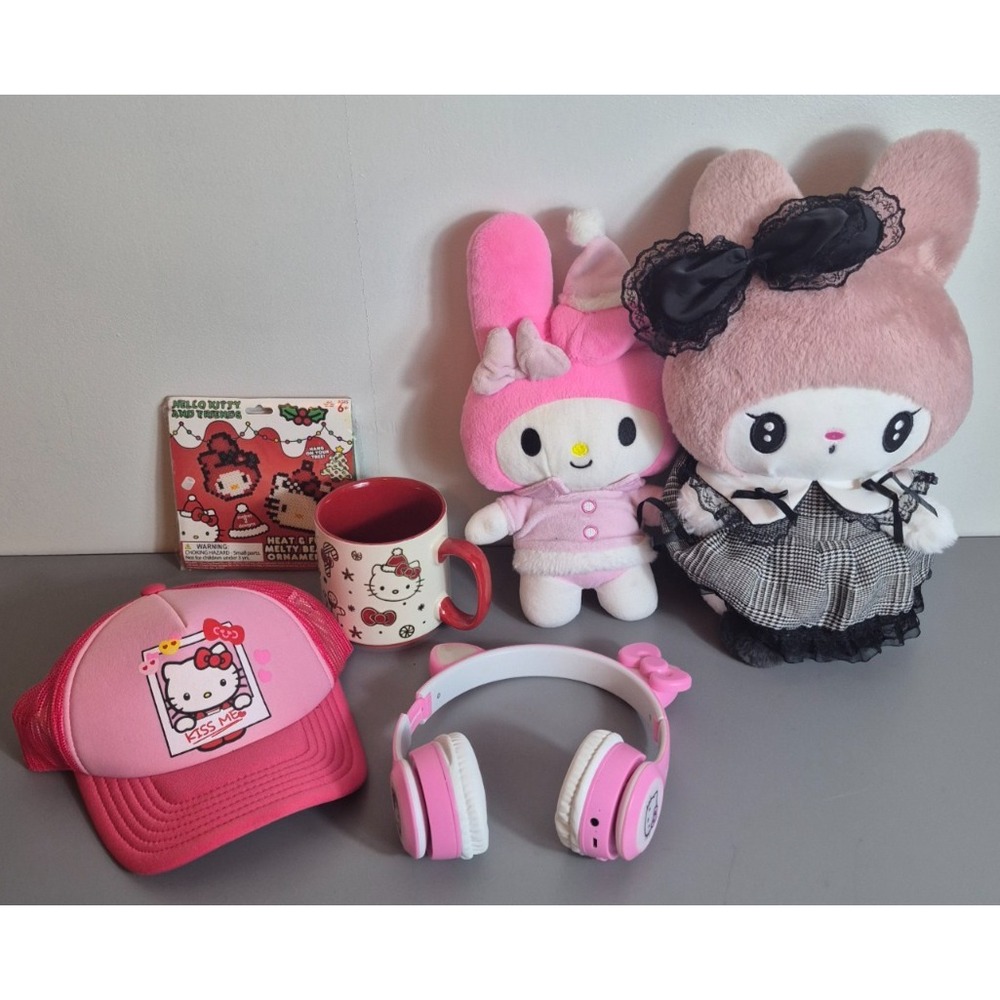 Sanrio Hello Kitty My Melody Lot Mug Plush Hat Headphones Beads Craft